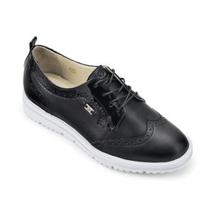 Zapato-casual-estilo-oxford-y-acabado-artesanal-color-negro